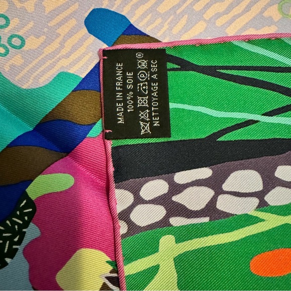 Hermes Scarf 90 cm “En Liberte!” - Unused - Picture 5 of 8